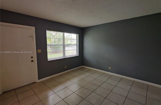 5156 NE 6th Ave - 5156 Northeast 6th Avenue, Oakland Park, FL 33334