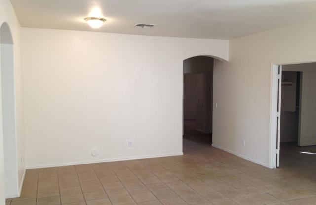 518 S 120TH Avenue Gallery 3