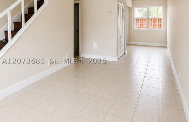 4601 NW 9th Dr Gallery 2