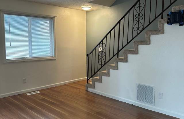 Fully Updated 3B/ 1BA Duplex| Washer and Dryer in unit| Huge fully fenced backyard w/ shed, garden beds, and fire pit photos photos