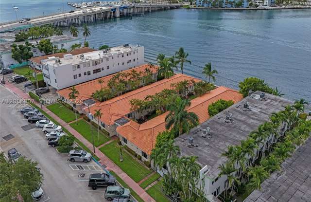 2170 Bay Dr Gallery 2