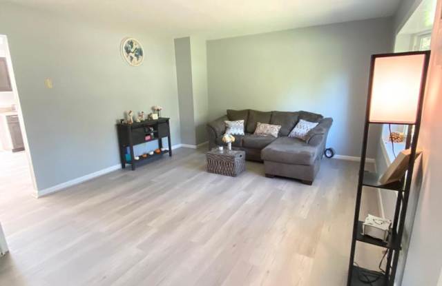 225 MORNINGSIDE DR Gallery 3