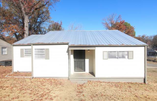 3 Bedroom, 1.5 Bath! New on the Market! Better Hurry!! photos photos