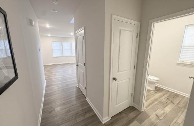 42 TROUT LILY Drive Gallery 4