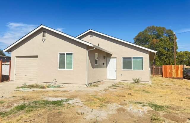 4 bed / 2 ba home - N Yuba City photos photos