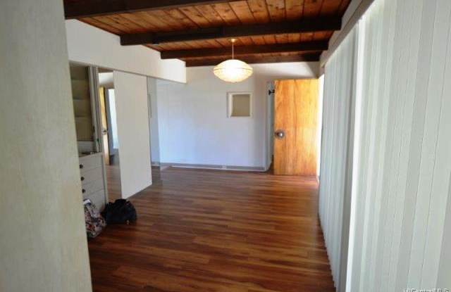 3841 Poka Street Gallery 3