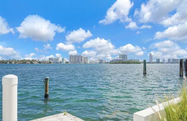 205 N Hibiscus Dr Gallery 3