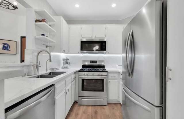 19009 Sherman Way Unit 18 Gallery 2