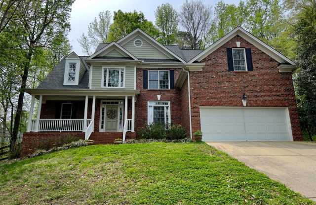 Stunning 5 bedroom 3 bath Carrboro Home with Fenced Yard and Hot Tub! photos photos