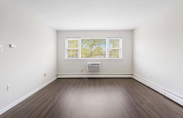 Carriage House Apartments Gallery 4