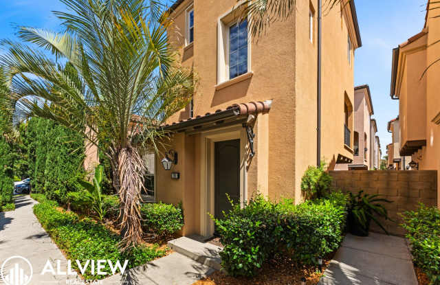 Your Next Home Awaits – Beautiful 3-Bedroom Irvine Townhome photos photos Your Next Home Awaits – Beautiful 3-Bedroom Irvine Townhome photos photos