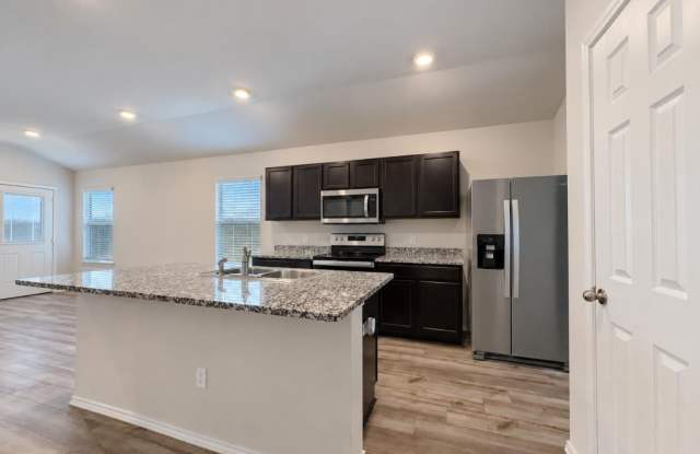 Beautiful 3 Bedroom/2 Bathroom Home in Troy! Gallery 3