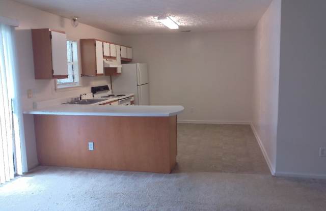 2 Bedroom, 1 bath apartment - upstairs unit Gallery 4
