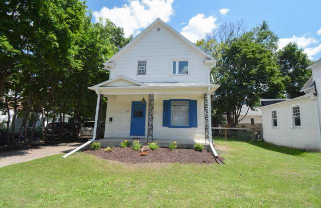 4 Bed 1.5 Bath Downtown Gem Available For Rent NOW! photos photos