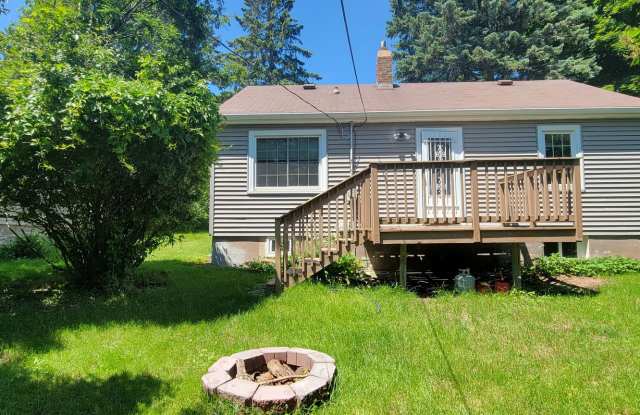 AVAILABLE AUGUST - 2 Bed, 1 Bath With Secluded Back Yard photos photos