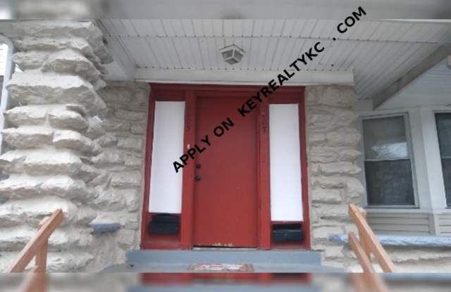2805 Brooklyn Ave - 2805 Brooklyn Avenue, Kansas City, MO 64109