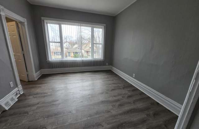 7636 South Drexel photos photos