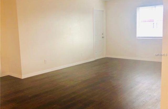 546 GOLDEN RAINTREE PLACE Gallery 4
