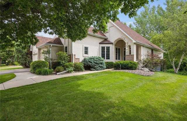 18464 Farmstead Circle Gallery 1