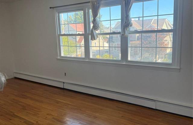 33 1st Avenue Gallery 4