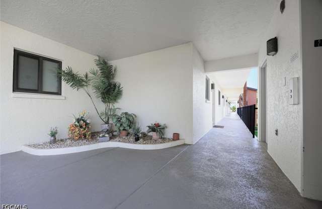 16200 Bay Pointe Boulevard Gallery 3