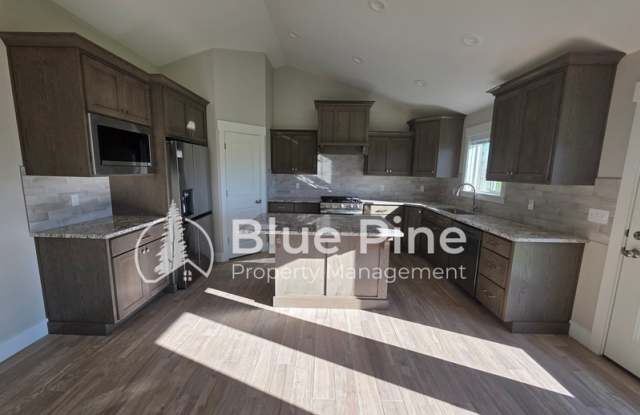 4589 Blackstone Drive Gallery 4