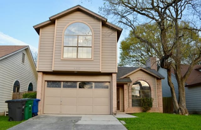 6202 Valley Cliffs - 6202 Valley Clf, San Antonio, TX 78250