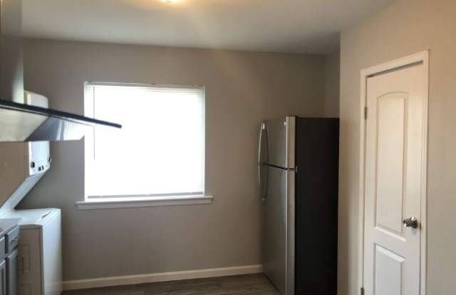8231 Monroe Dr C Gallery 2