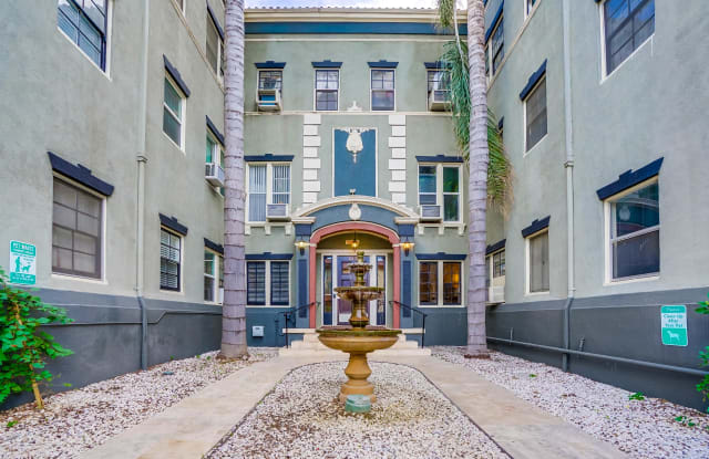 6434 Yucca Street Gallery 2