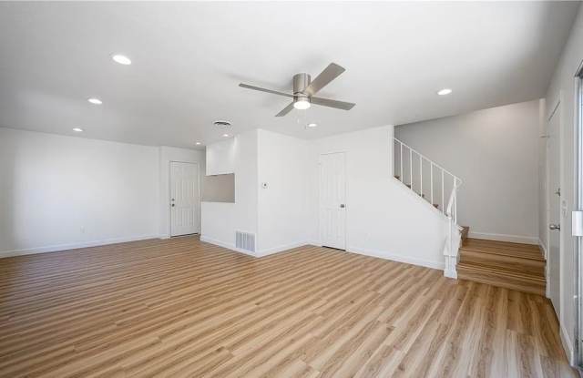 1616 Iowa St photos photos