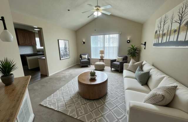 Renovated Nice Garden Level 2 bedroom 2 Bath Apartment near Branson Hills Gallery 3