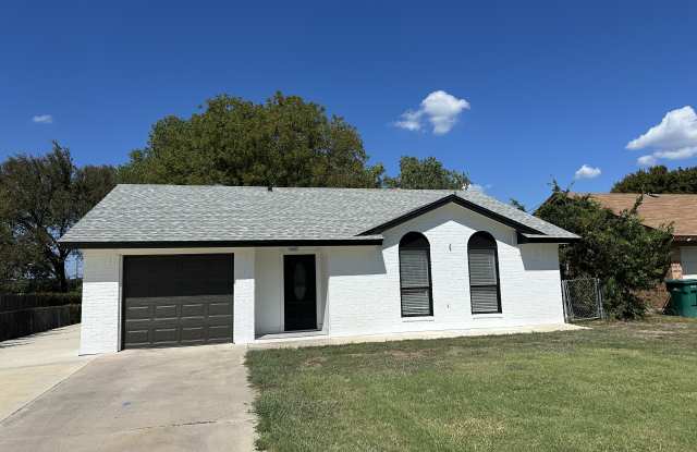 1104 Preswick Dr photos photos