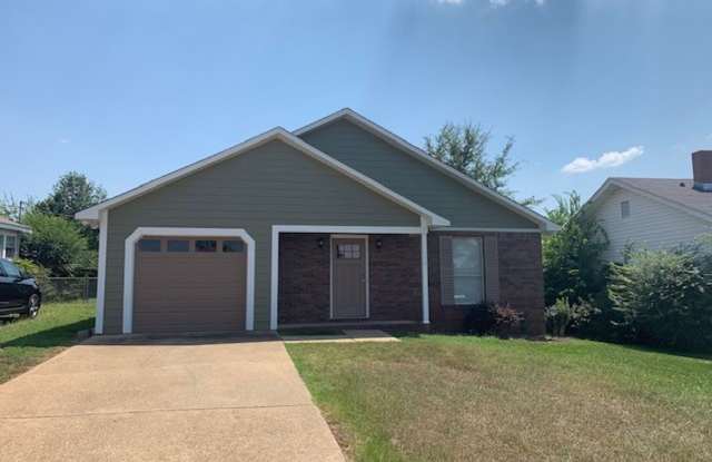 Cute 3 Bed 3 Bath Available in August!! photos photos