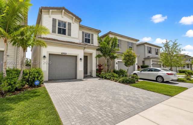 4922 NW 48th Ter photos photos 4922 NW 48th Ter photos photos