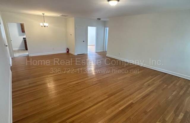 Colonial Arms Apartmenst | 807 West End Blvd Apt C-10 Gallery 1