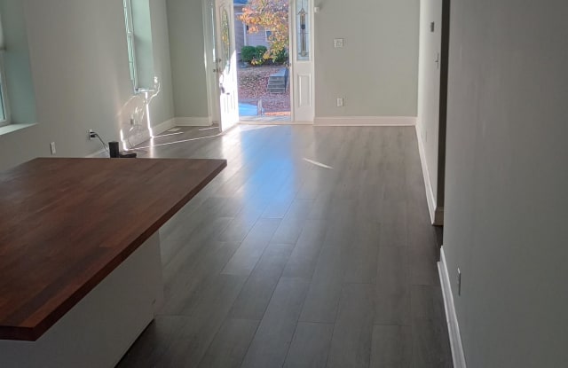 2125 West Kentucky Street - 2125 West Kentucky Street, Louisville, KY 40210 2125 West Kentucky Street - 2125 West Kentucky Street, Louisville, KY 40210