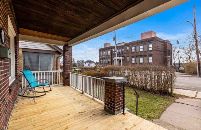 240 Ridgewood Avenue Gallery 3