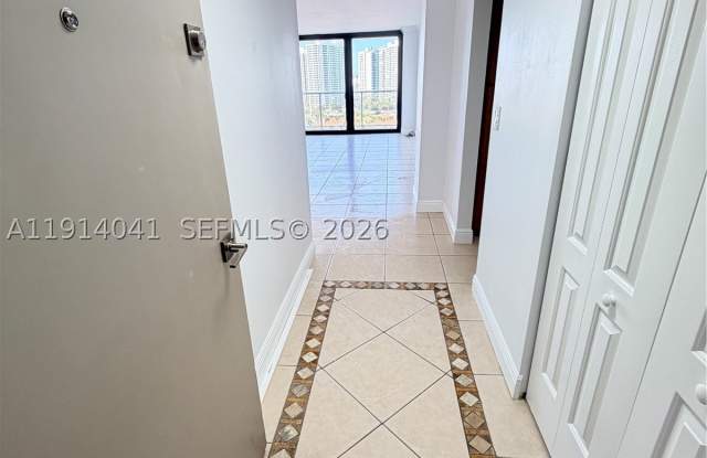 3701 N Country Club Dr Gallery 3