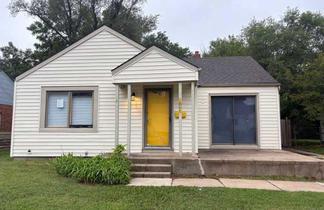 Beautiful 2 Bedroom 1 Bath + Large Garage/Workshop photos photos