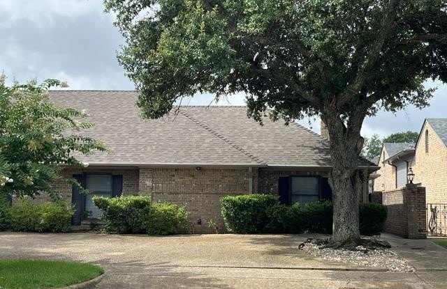 418 Woodland Hills Dr photos photos