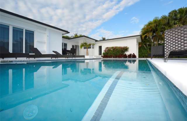 880 N Venetian Dr photos photos 880 N Venetian Dr photos photos