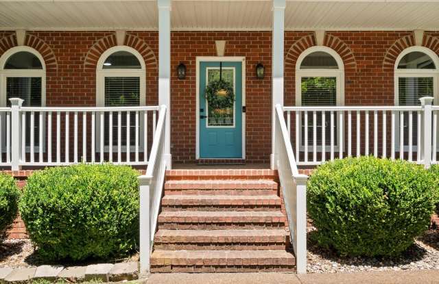 Gorgeous 4BR/3.5 BA brick home in The Oaks of Smyrna! Lawncare included! Gallery 4