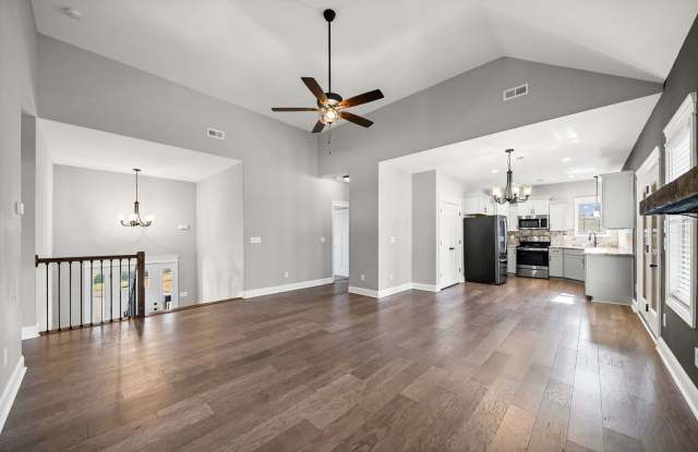 Spacious 4 bedroom 3 full bath home for rent! - 830 Snapdragon Court, Montgomery County, TN 37042