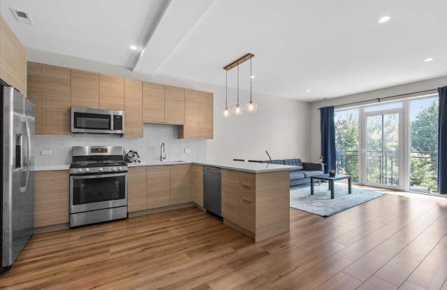 35 S Hoyne Ave - 35 South Hoyne Avenue, Chicago, IL 60612