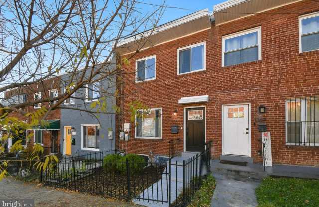 1371 ADAMS Street NE photos photos