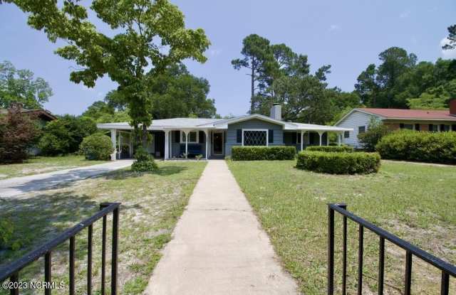 607 Larchmont Drive photos photos