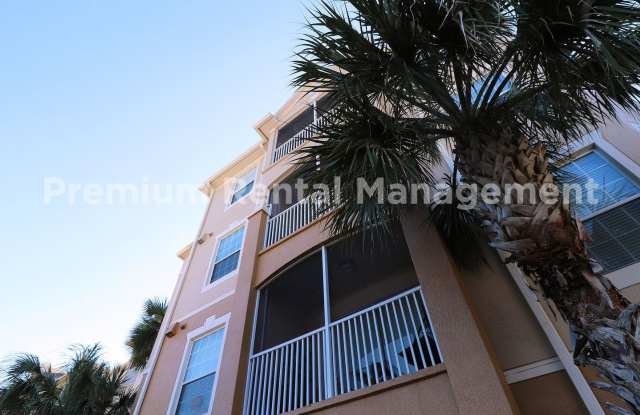 3 Bedrooms 2 Baths First Floor apartment on Metrowest Gallery 1