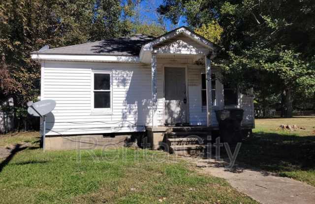 1516 Schaffer St - 1516 Schaffer Street, Dyersburg, TN 38024