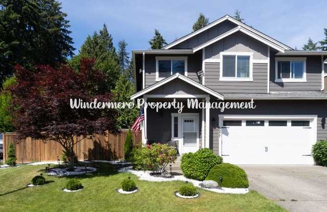 Stunning three bedroom in CK school district with fully fenced yard, corner lot, AC and more! photos photos