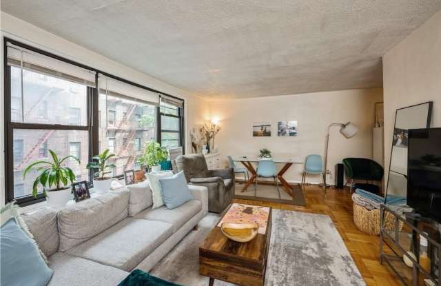 2835 Webb Avenue photos photos